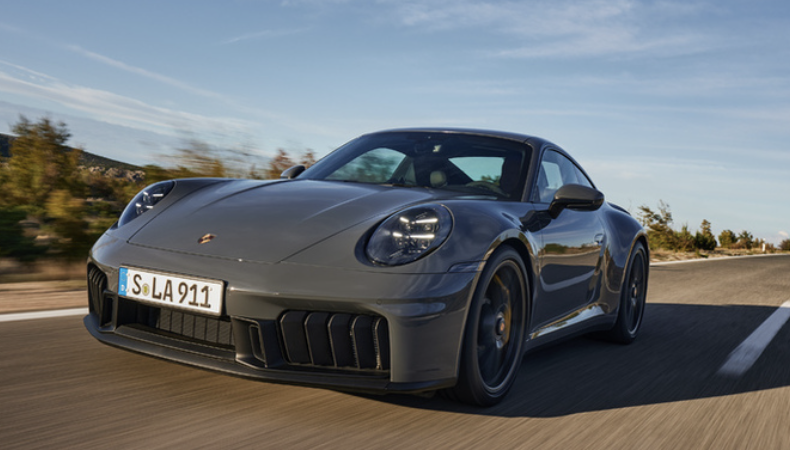 Porsche 911 gts 2025